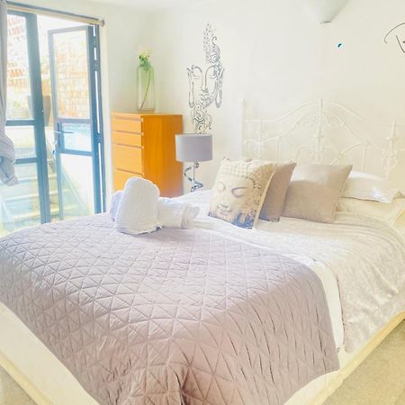 Stunning, Stylish Garden Flat In The Heart Of Wimbledon Apartment London Bagian luar foto