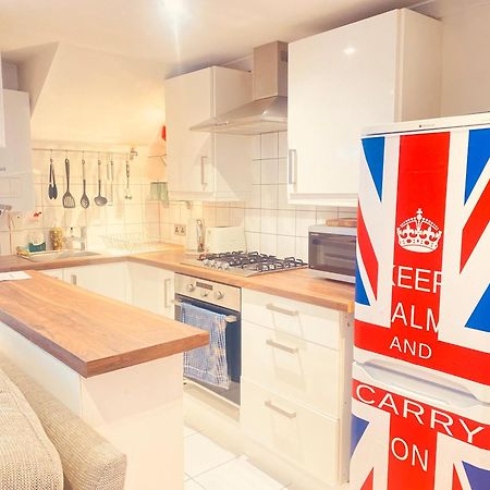 Stunning, Stylish Garden Flat In The Heart Of Wimbledon Apartment London Bagian luar foto