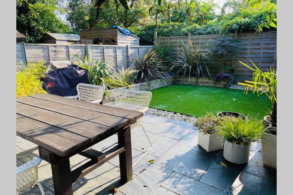 Stunning, Stylish Garden Flat In The Heart Of Wimbledon Apartment London Bagian luar foto