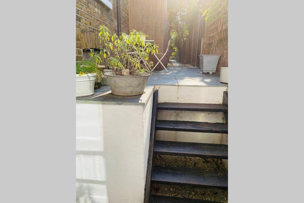 Stunning, Stylish Garden Flat In The Heart Of Wimbledon Apartment London Bagian luar foto