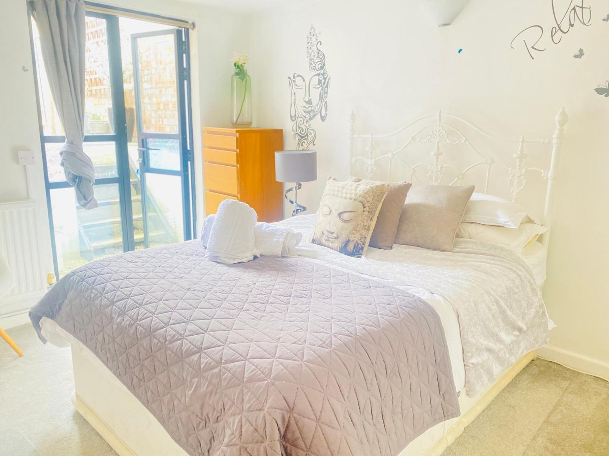 Stunning, Stylish Garden Flat In The Heart Of Wimbledon Apartment London Bagian luar foto